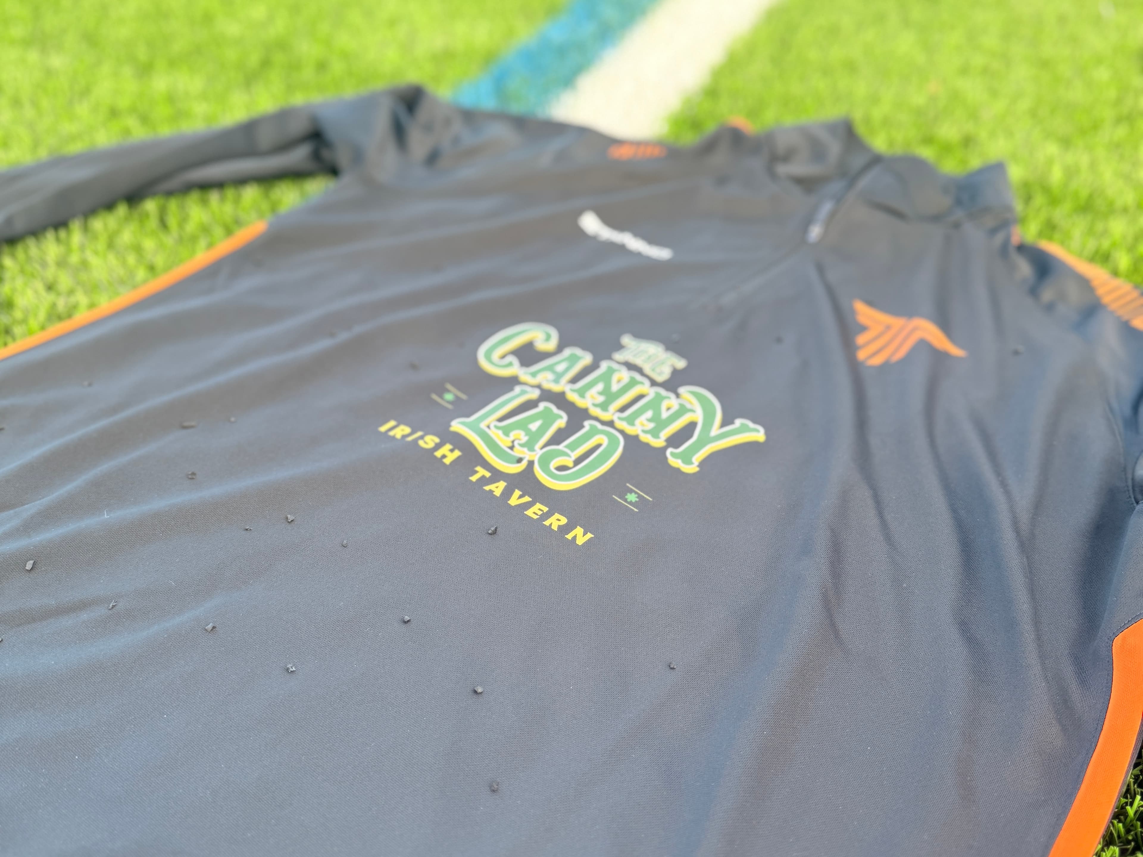 titans top showing sponsors